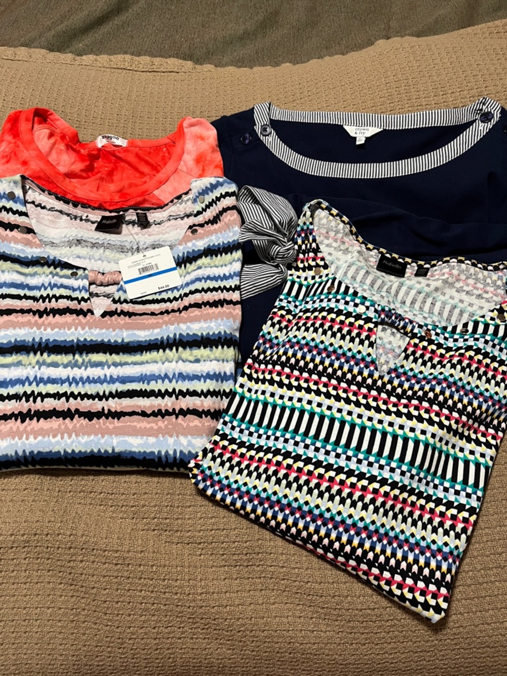 4 Women’s Elbow length Sleeve Tops— Size XL